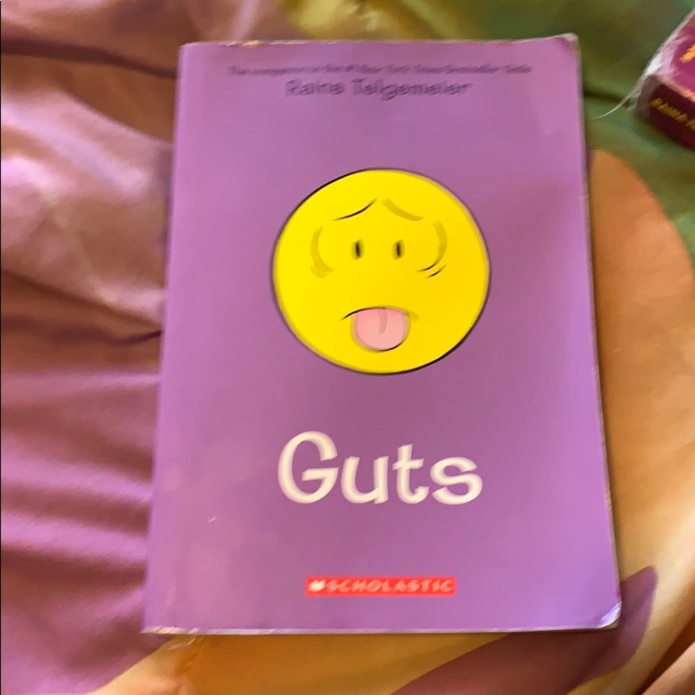 Books - Picture 3 of 9